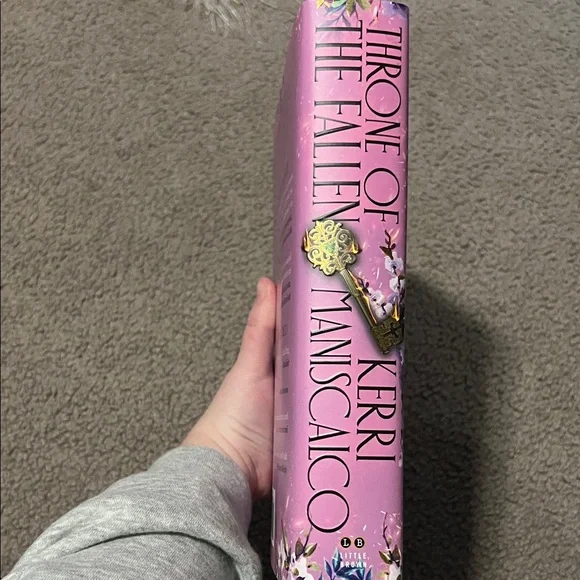 B&N Exclusive ‘Throne of the Fallen’ by Kerri Maniscalco hardcover book - Picture 3 of 6